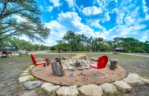 Pet-Friendly Johnson City Studio with Inspiring View - Foto 2