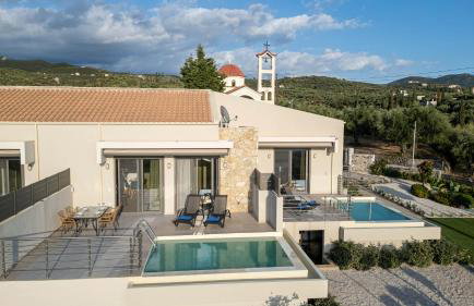 A V Luxury Apartments with Private Pools - Photo 37