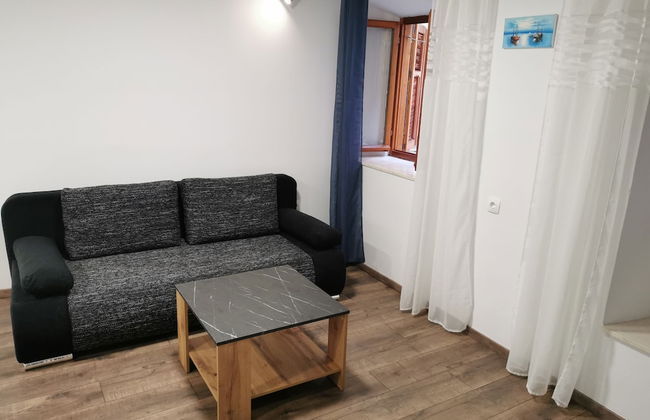 M & J Central Suites - Photo 59