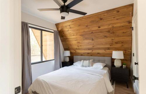 Newly Built, Mid-Lakeside A-Frame with Hot Tub and Steam Shower - Foto 38