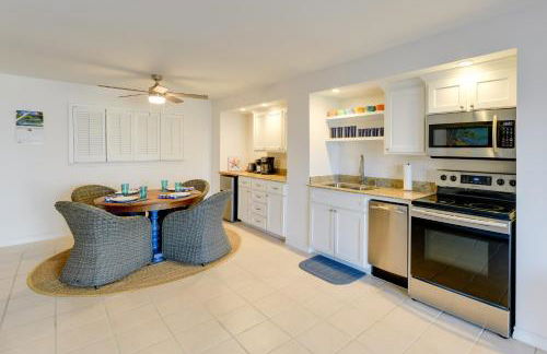 Waterfront Home with Deck and Pool in City-by-the-Sea - Foto 19