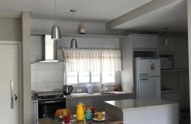 Apartamento 400 metros da praia de palmas, Governador Celso Ramos - Foto 1