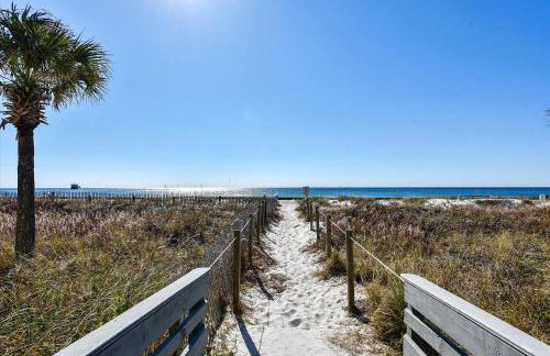 Coastal Castaway-Beach Retreat-Steps 2 Sand-Sleep 10-Pool-Hot tub - Foto 9