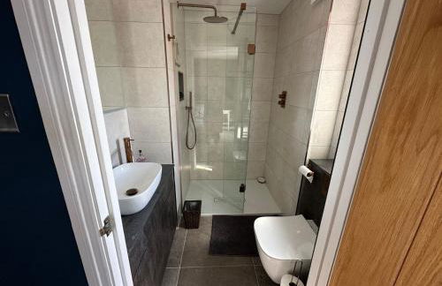 Atworth Haven: 4-Bed Home with Garden - Foto 39