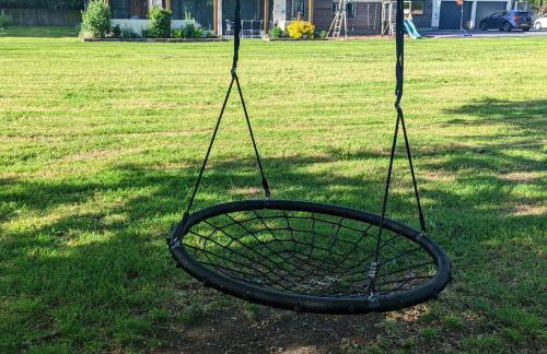 Unique, Spacious, Self-Built Eco Home with huge garden and movie room - Photo 54