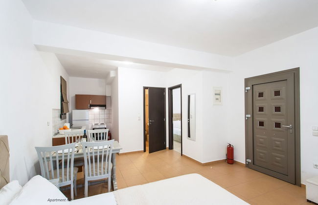 A & A Apartments - Photo 21