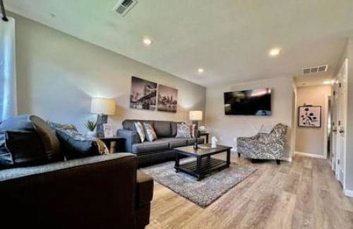 Remodeled 2 BDRM Ranch Attached Home Liberty, TWP - Foto 1