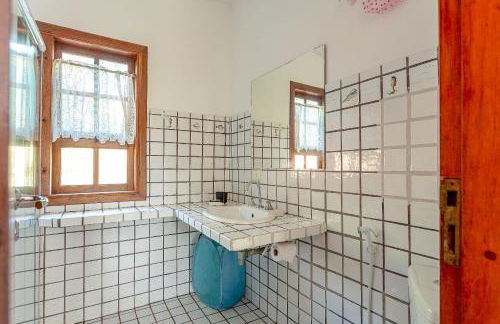 Casa dos Pássaros na areia a 20m da Praia da Baleia com 3 suítes e 1 dorm com ar condicionado, wifi, smart tv, cozinha completa e churrasqueira - Foto 31