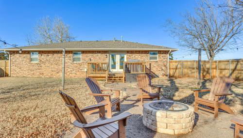 4 Mi to Dtwn Guthrie Family Home with Fire Pit! - Foto 1