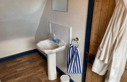 Lamlash- Self catering accommodation with seaviews - Photo 17