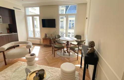 4P 1BR - Fully Renovated with AC - Champs-Elysées - Foto 2