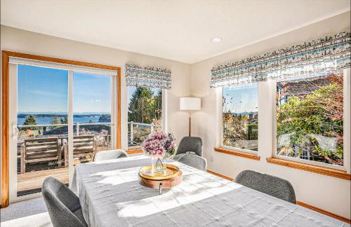 Spacious 3BR3BA with Spectacular Water Views - Foto 13