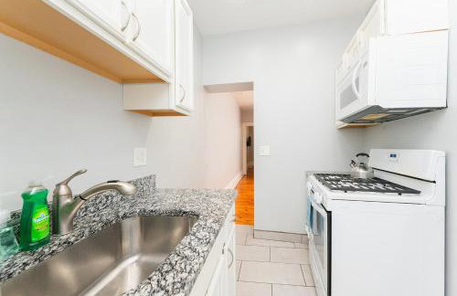 TWO town homes! 6 Bedrooms, 2 King beds, Walk to Eats - Foto 52