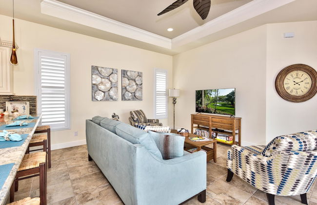 Amalfi Vacation Rental: Stylish 3-BR Retreat Steps from Vanderbilt Beach. Relax by the Private Pool and Enjoy Modern Amenities. Ideal for Families with Easy Access to Mercato and Local Attractions - Foto 12