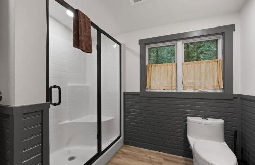 Whispering Pines - Cabin w hot tub - Foto 47