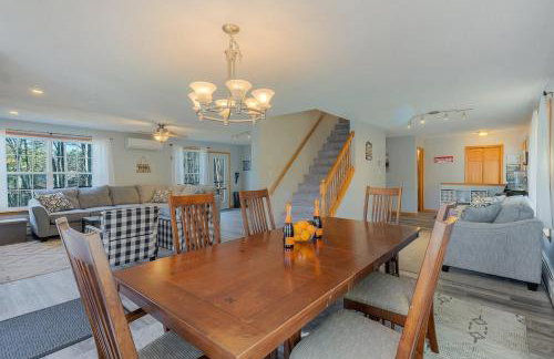 Lakefront Home with Private Beach Access & Hot Tub - Foto 20