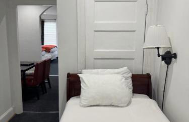 Gorgeous Refurbished 1Bdrm and 1Den Home - Foto 30