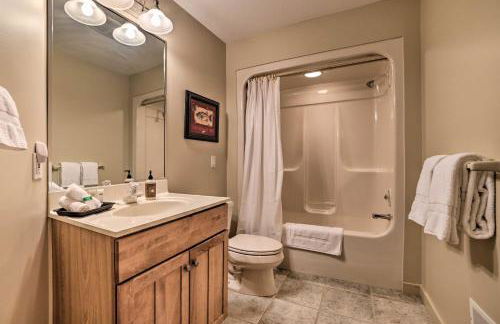 Ski-InandSki-Out! Cozy Bellaire Resort Retreat! - Foto 19