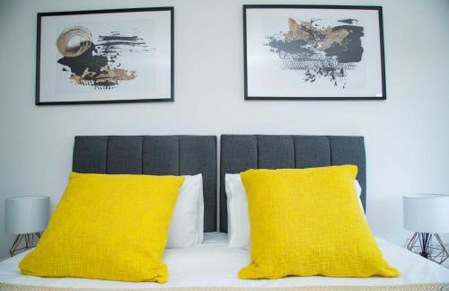 Bridge Court by Sterling Edge Apartments - Luxury Aparthotel - Stylish 1-bed Apartments - Balcony with Canal View or Private Garden - Free Parking - Foto 42