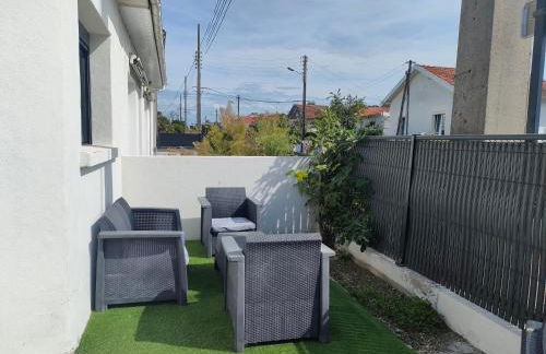 Maison cosy et élégante -Tram A et E 300 m, - Bordeaux 15 min - Foto 15