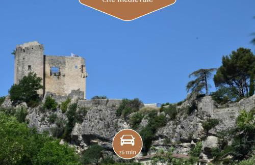 Suite Bali de 45m2 - Idéal couple - Chambre séparée - Jacuzzi baignoire balnéo - Sauna - Clim réversible - Netflix - Piscine accès partagé avec la petite copro - Bouteille de champagne offerte dès 2 nuits - Foto 26