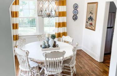 Cozy 2BR Apt w KING in historic dist. 1mi to sq. - Foto 18