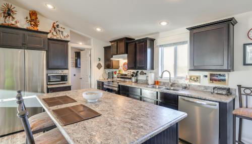 Mtn Views, 15 Mi to Dtwn Kingman Family Home! - Foto 2