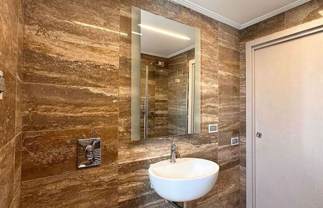 Bilocale Moderno e Confortevole con Terrazzo - Foto 17