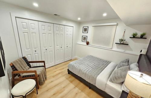 Luxury 4BR near Six Flags & Naval Base - Foto 25