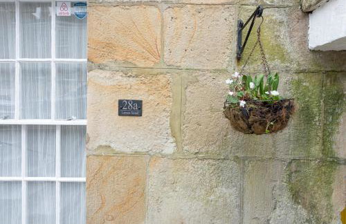 City Centre 1 bed Georgian flat with courtyard - Photo 25