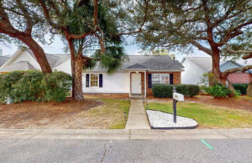 Dog-Friendly Yard! Retreat 11 Mi to Destin & Beach - Foto 1