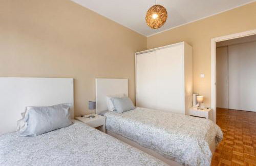 Destiny Oporto - Foto 15