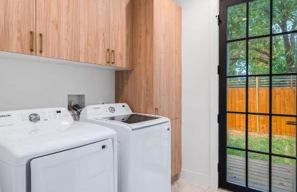 Stylish Home with Firepit Balcony Steps from Austin’s Best Near Rainey St Lady Bird Lake Downtown The Ashlee by AvantStay - Foto 30