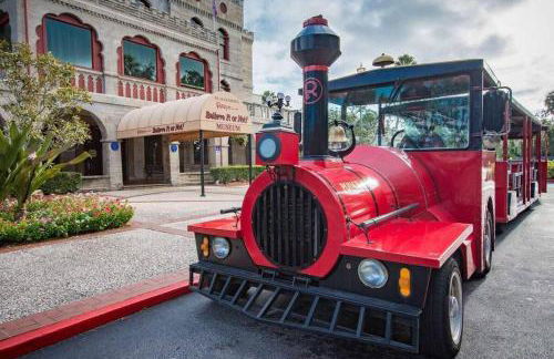 Cozy Quiet St Augustine Private Condo - 2bed, 1 bath, Sleeps 6, Steps to Historic St Augustine Center & All Tourist Attractions, Restaurants, Cafes, Backyard, Porch - Foto 48