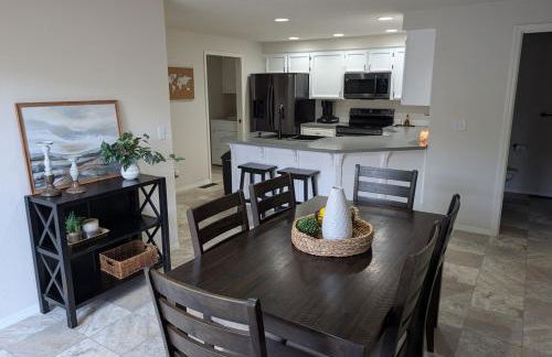 Cozy North Keizer Retreat with fireplace - Foto 12