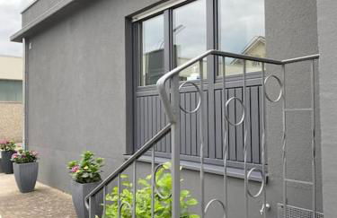 Preiswertes stilvolles Zimmer im privaten Haus mit großem schönem modernem Gemeinschaft Badenzimmer - Foto 15