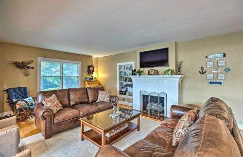 Riverfront Paradise with Hot Tub and Pool in Kinsale! - Foto 5