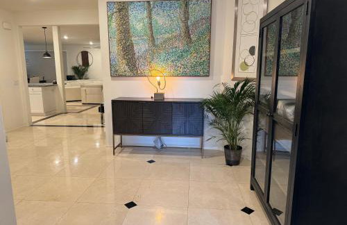 Elegant Retreat with Private Luxurious Gen Suite - Foto 45