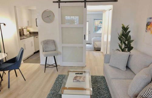 Four Reasons- Location Food Night Life Comfort - Foto 7