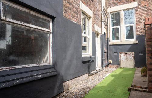 Anfield House - Liverpool Retreat 7 Bedroom Home - Photo 48