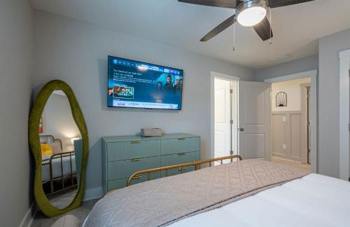 Modern Emerson retreat close to LakePoint Sports - Photo 25