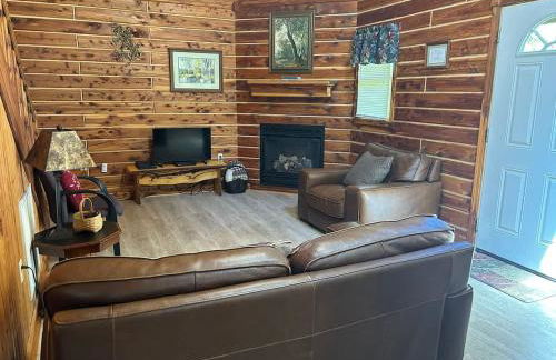 Deluxe Cabin #20 with Hot Tub on Patoka Lake in Southern Indiana - Foto 6