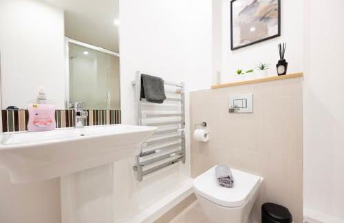 1BR River Retreat - Sleeps 4 - Parking - Foto 8