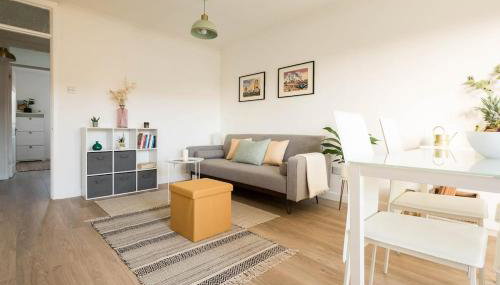 Stylish apartment with balcony, minutes from beach - Foto 2