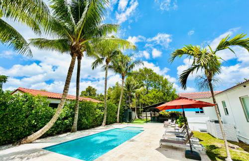 Heated Pool Tropical House with Summer Kitchen 3BR- Oasis in Miami! - Foto 12