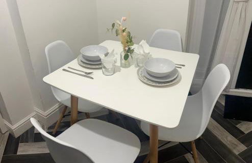 Elegant 3 Bedroom Apartment - Foto 4