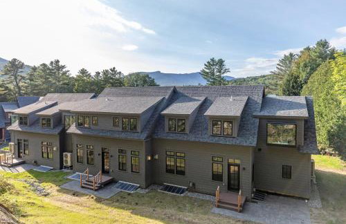 New & Modern Townhouse Close to Skiing, Brand New Hot Tub - Photo 2