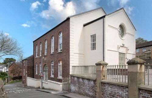 Stunning 1 Bedroom Apartment in a Converted Chapel - Free Parking, Smart TV, Fast WiFi and Self-Check-In by Yoko Property - Foto 19