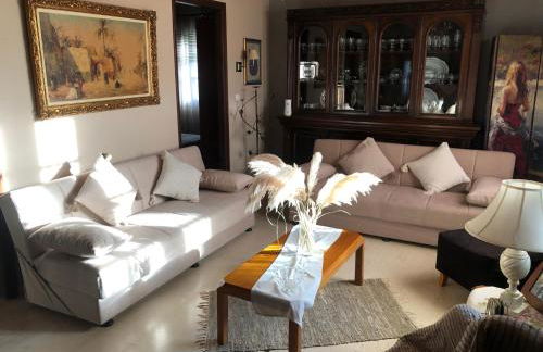 Talos House - Photo 4