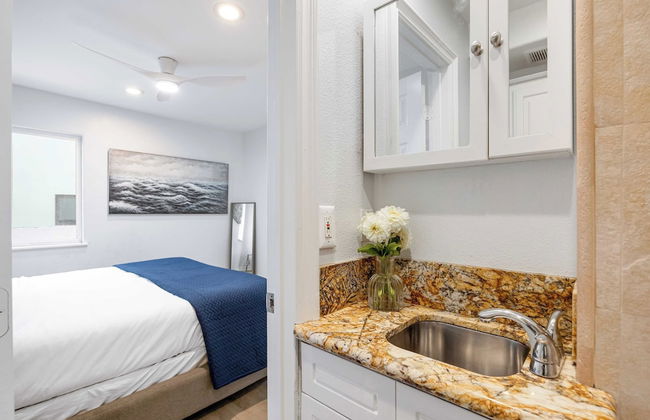 Sandy by Avantstay Oceanview, Steps to Beach Patio w/ Fire Pit + Dining Area - Foto 17